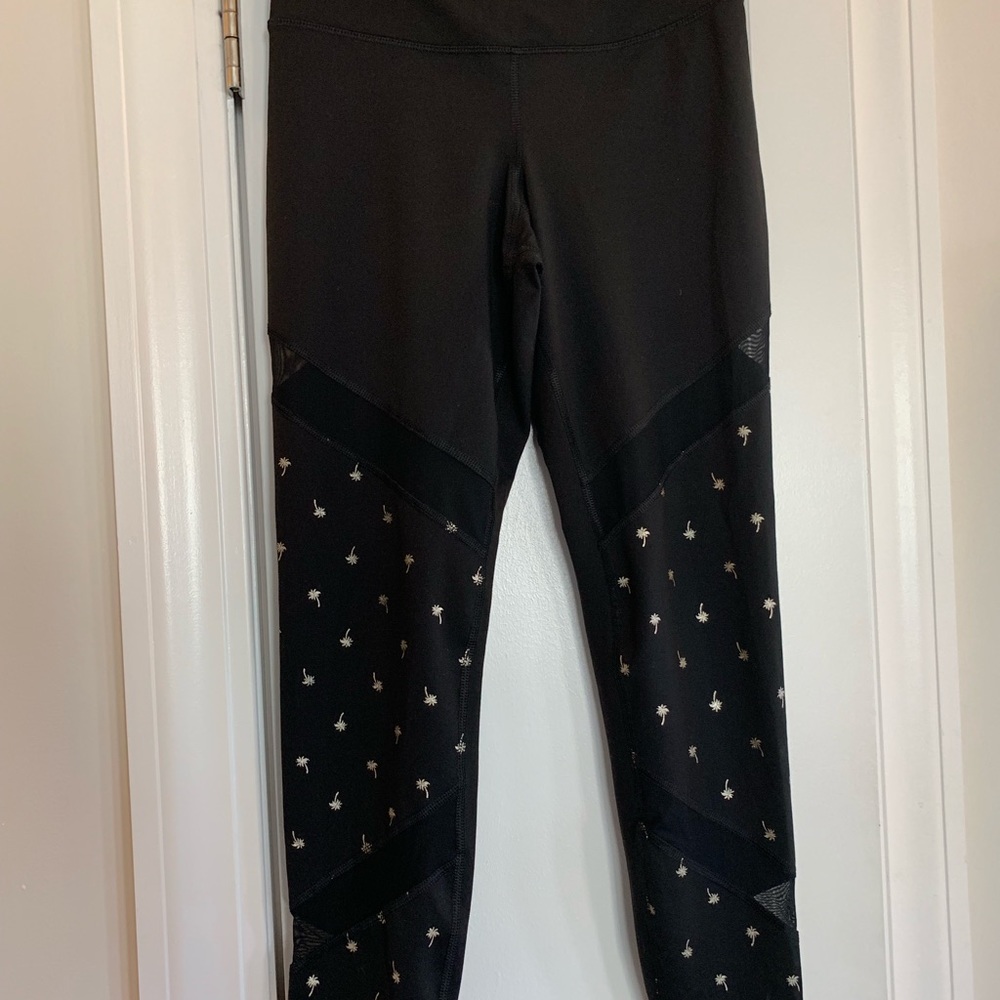 Leggings with palm tees and mesh